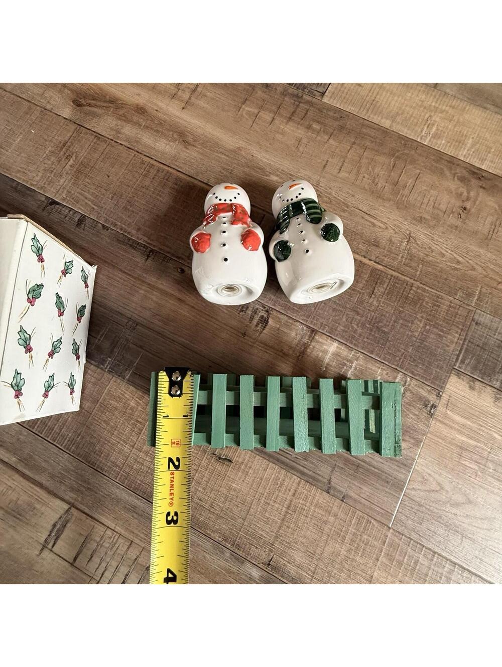 SNOWMAN salt & pepper shakers - w/ box And Holder Maredy Gift Collection Vntg - Picture 5 of 9